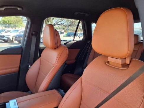 Used 2024 Mercedes-Benz GLC 300 4MATIC image 27