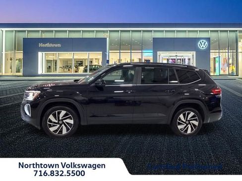 Used 2025 Volkswagen Atlas SE AWD/4WD image 3