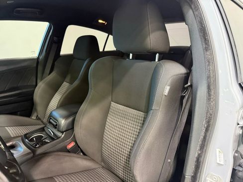 Used 2022 Dodge Charger R/T w/ Blacktop Package image 16