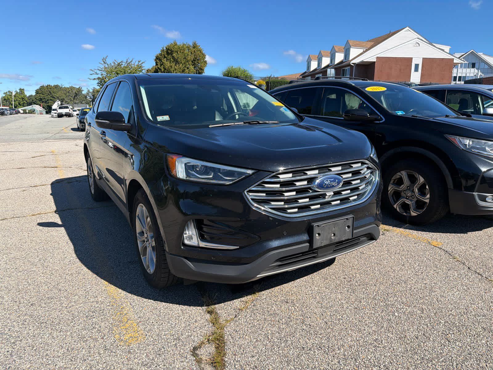 Used 2019 Ford Edge Titanium w/ Equipment Group 301A AWD/4WD image 3