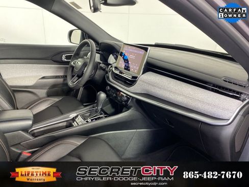 Used 2024 Jeep Compass Latitude AWD/4WD image 32