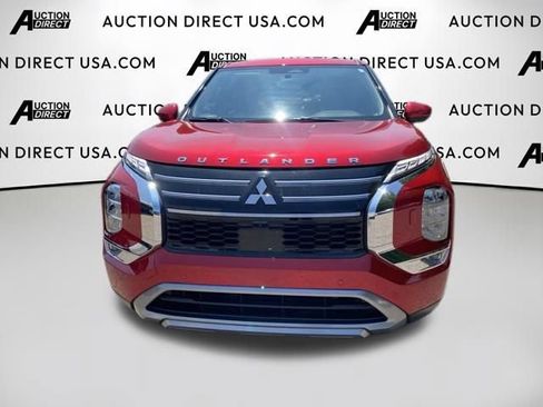 Used 2025 Mitsubishi Outlander SE AWD/4WD image 2