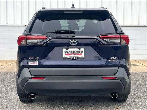 Used 2020 Toyota RAV4 XLE image 5