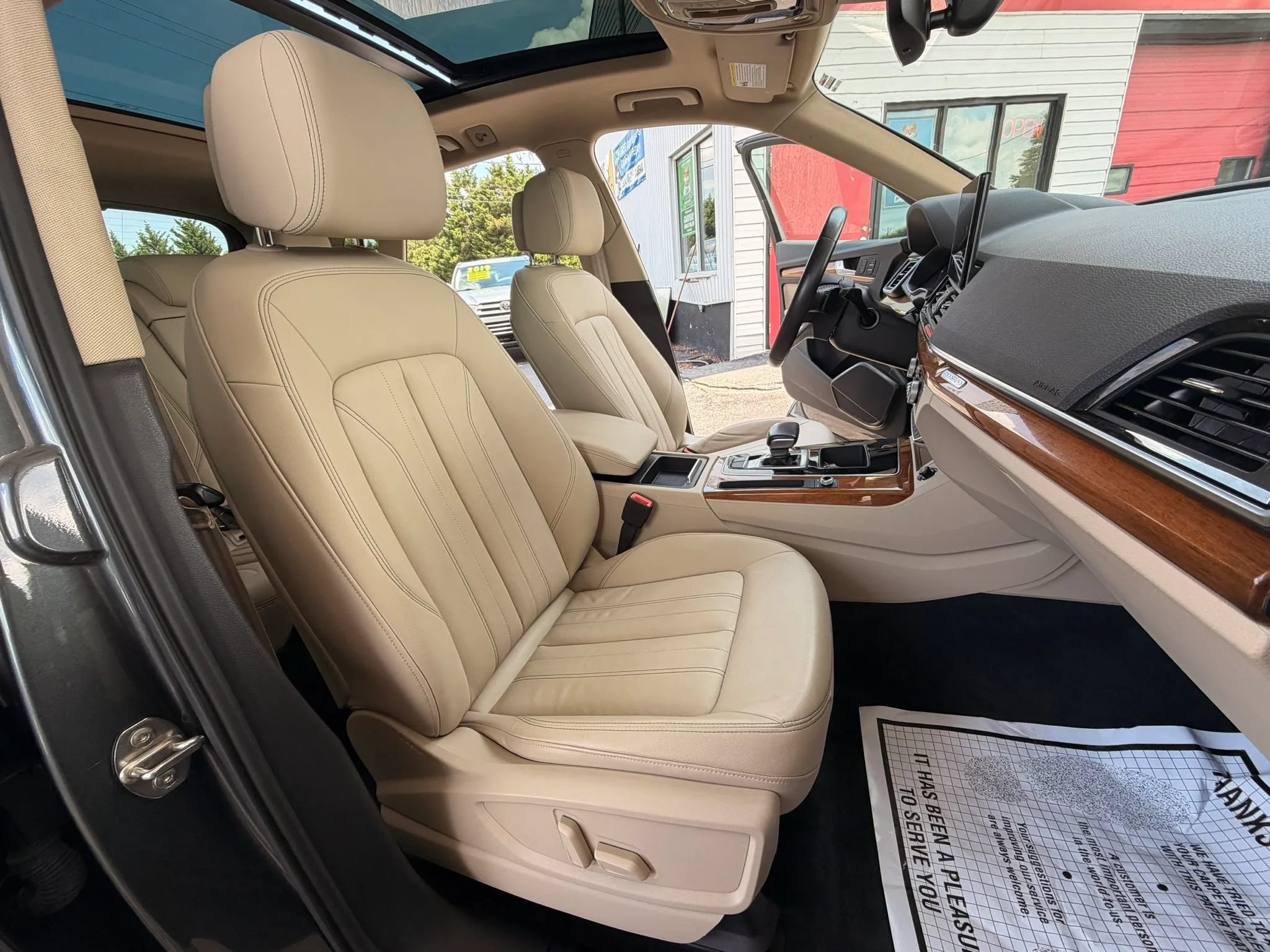 Used 2022 Audi Q5 2.0T Premium w/ Convenience Package AWD/4WD image 14