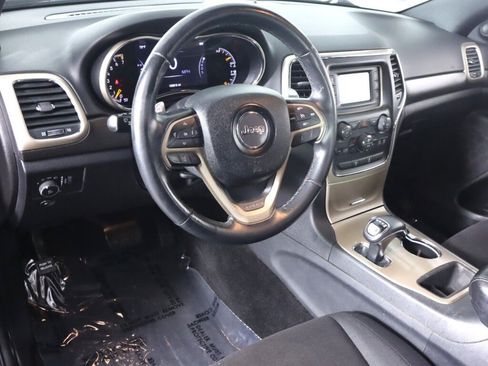 Used 2015 Jeep Grand Cherokee Laredo w/ Quick Order Package 23E AWD/4WD image 9