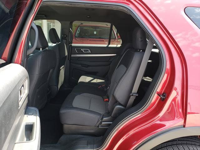 Used 2019 Ford Explorer XLT AWD/4WD image 12