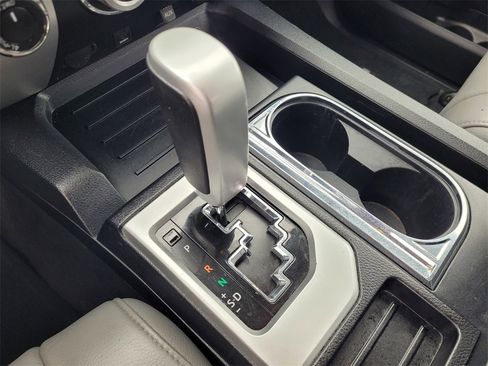 Used 2018 Toyota Tundra Limited image 17