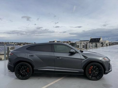 Used 2019 Lamborghini Urus AWD/4WD image 12
