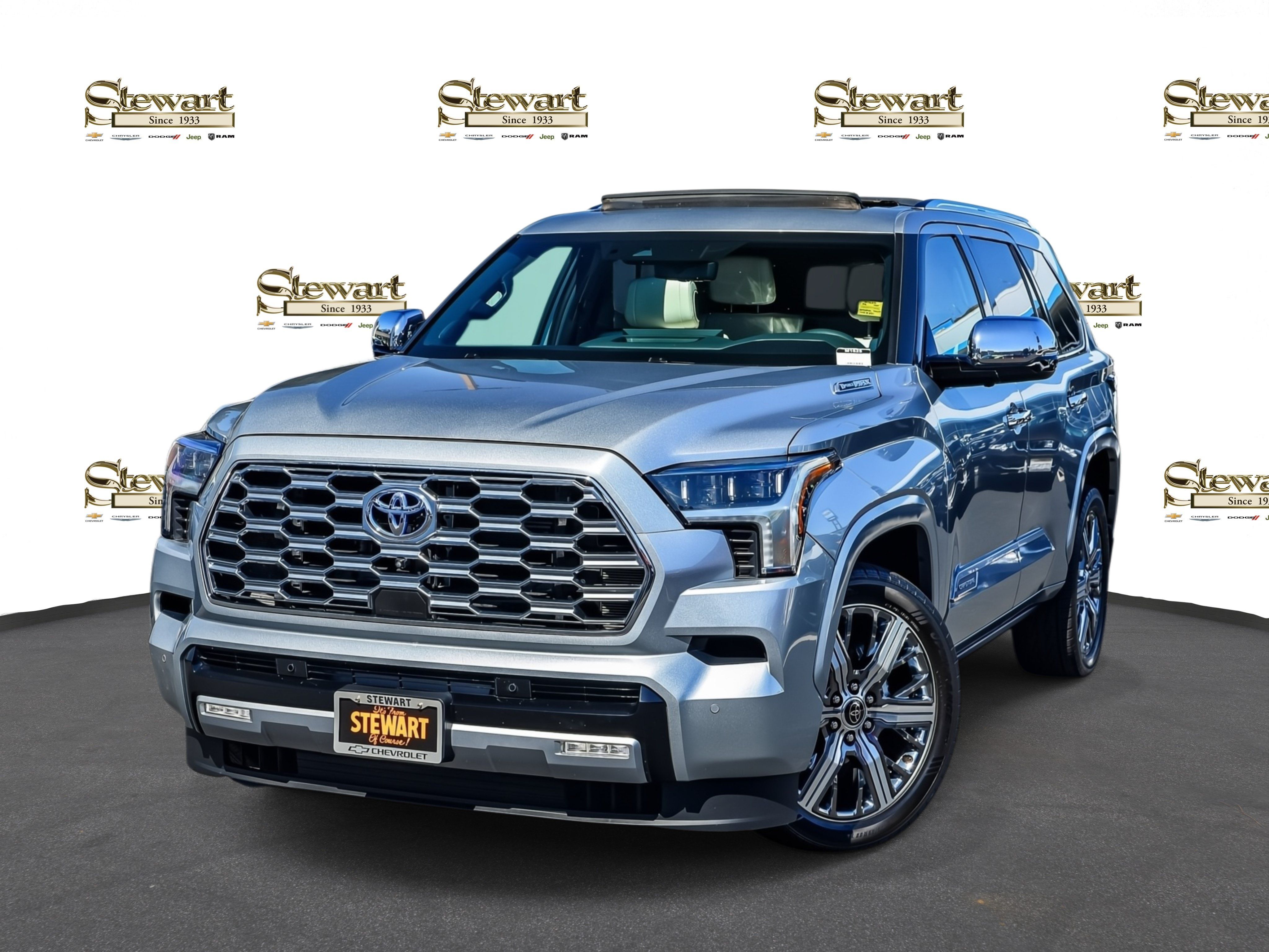 Used 2023 Toyota Sequoia Capstone AWD/4WD image 1