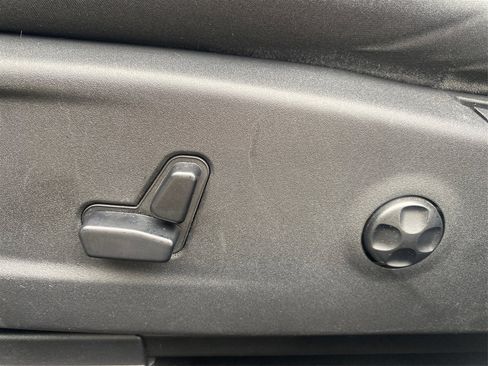 Used 2020 Chrysler 300 Touring w/ Sport Appearance Package image 40