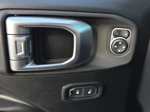 Used 2020 Jeep Wrangler Unlimited Sport S AWD/4WD image 31
