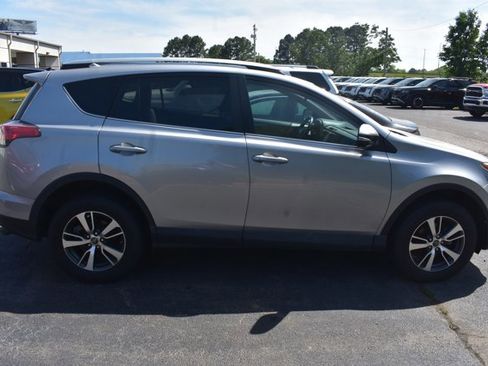 Used 2016 Toyota RAV4 XLE w/ Convenience Package image 4