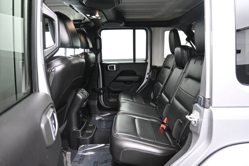 Used 2020 Jeep Wrangler Unlimited Sahara AWD/4WD image 27