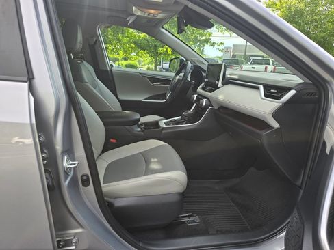 Used 2021 Toyota RAV4 Limited AWD/4WD image 11