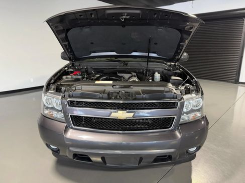 Used 2011 Chevrolet Tahoe LT w/ Luxury Package RWD image 5