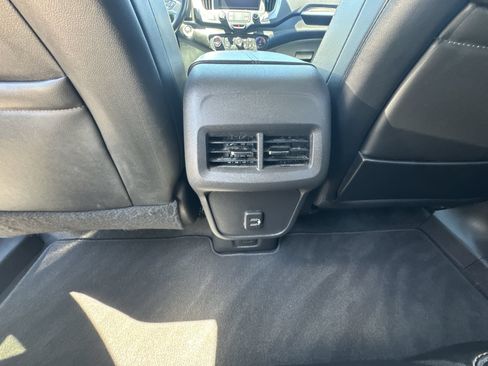 Certified 2020 GMC Terrain SLT w/ Preferred Package AWD/4WD image 21