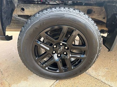 Used 2021 Chevrolet Silverado 1500 Custom Trail Boss AWD/4WD image 11