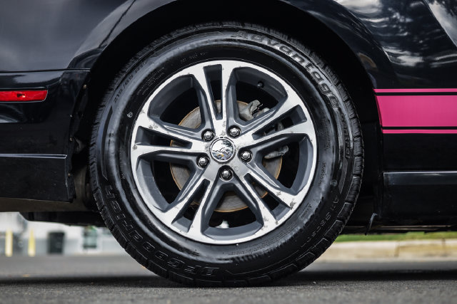 Used 2014 Ford Mustang Premium RWD image 11