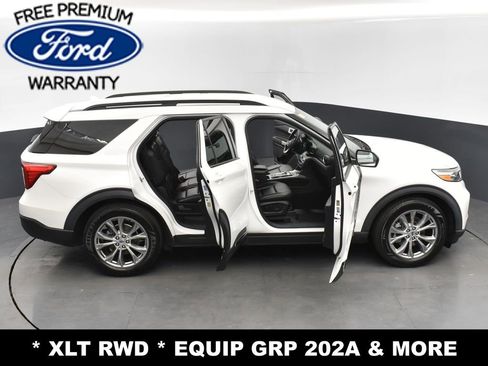 Used 2020 Ford Explorer XLT w/ Equipment Group 202A image 30