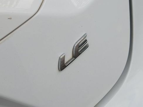 Used 2021 Toyota Corolla LE image 9