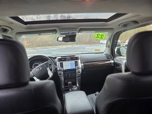 Used 2022 Toyota 4Runner Limited AWD/4WD image 24
