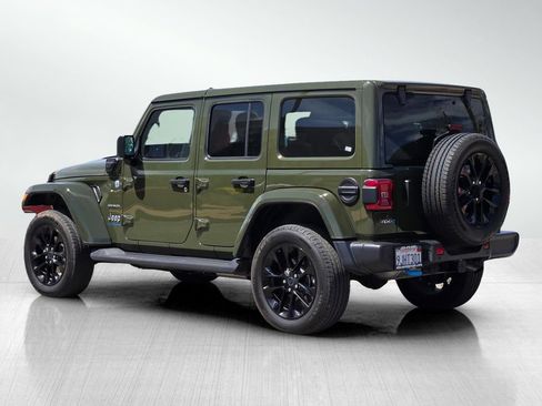 Used 2024 Jeep Wrangler Unlimited Sahara w/ Technology Group AWD/4WD image 8