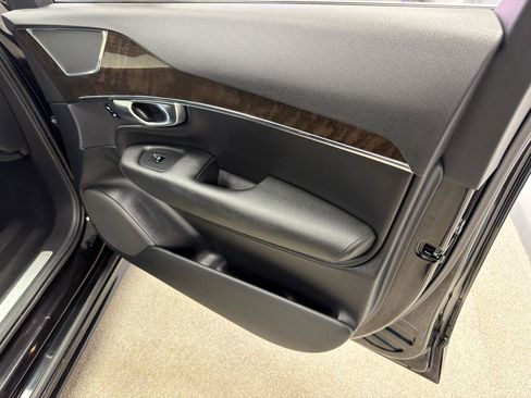 Used 2018 Volvo XC90 T6 Momentum w/ Convenience Package AWD/4WD image 13