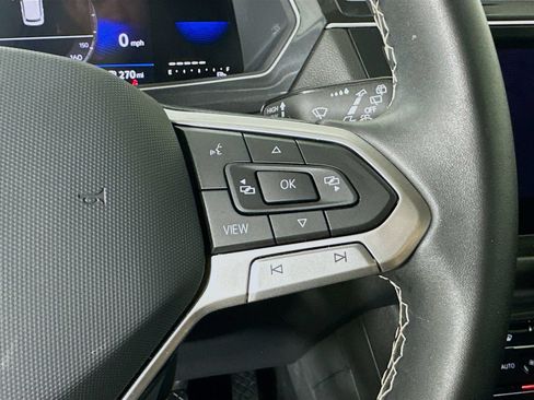 Used 2023 Volkswagen Tiguan SE AWD/4WD image 19