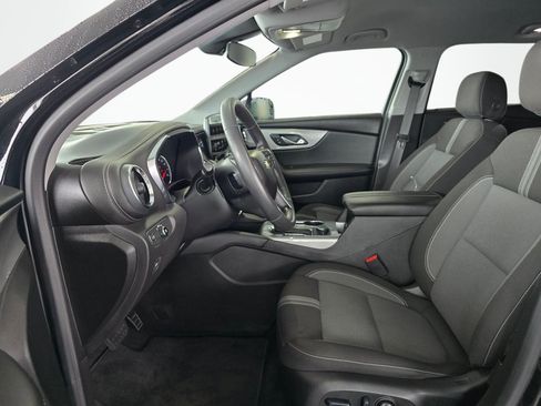 Used 2025 Chevrolet Blazer LT AWD/4WD image 33