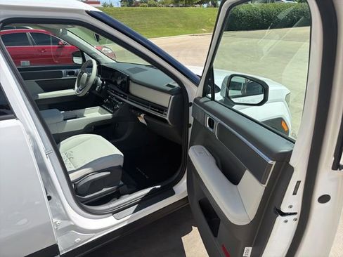 Used 2026 Hyundai Santa Fe SEL FWD image 25