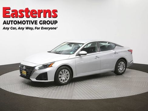 Used 2023 Nissan Altima 2.5 S FWD image 55