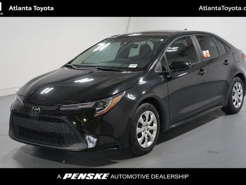 Certified 2022 Toyota Corolla LE FWD image 1
