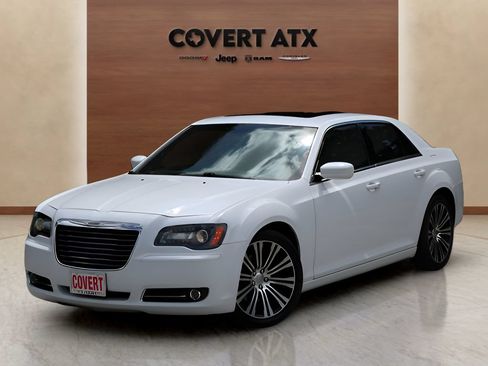 Used 2014 Chrysler 300 S RWD image 1