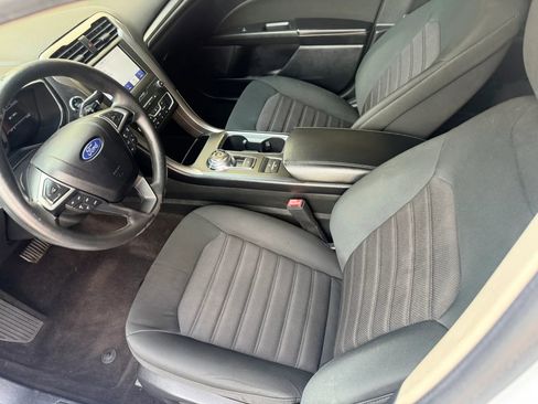 Used 2020 Ford Fusion SE image 39