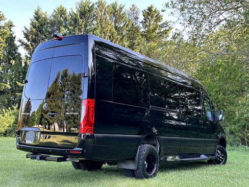 Used 2024 Mercedes-Benz Sprinter 3500 image 35