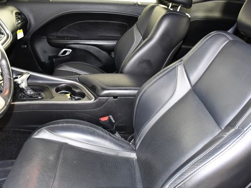 Used 2018 Dodge Challenger GT image 37