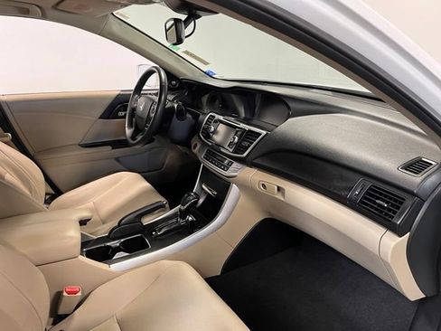 Used 2015 Honda Accord EX-L image 11