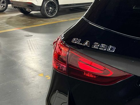 Certified 2025 Mercedes-Benz GLA 250 4MATIC image 14