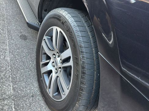 Used 2024 Ford Expedition Max Limited image 9