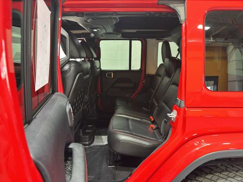 Used 2018 Jeep Wrangler Unlimited Rubicon image 13