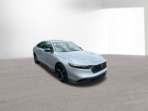 Used 2023 Honda Accord Sport image 12