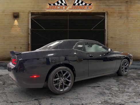 Used 2023 Dodge Challenger SXT w/ Blacktop Package image 9