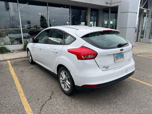 Used 2017 Ford Focus SE FWD image 4