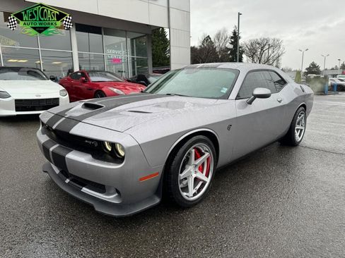 Used 2016 Dodge Challenger SRT Hellcat image 1