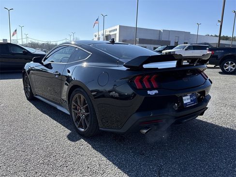 Used 2024 Ford Mustang GT Premium image 5