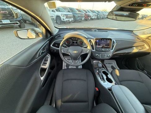 Used 2024 Chevrolet Malibu LT image 17