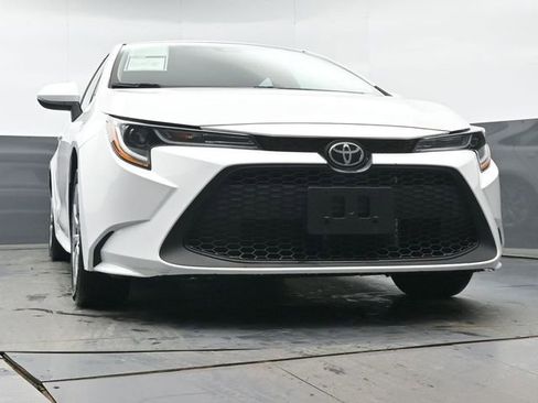 Certified 2020 Toyota Corolla LE FWD image 33