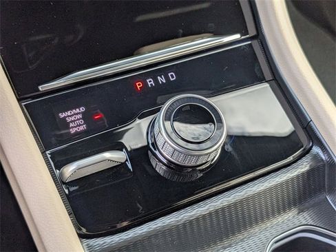 New 2025 Jeep Grand Cherokee Limited image 24