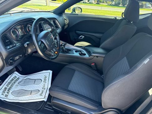 Used 2023 Dodge Challenger SXT AWD/4WD image 9