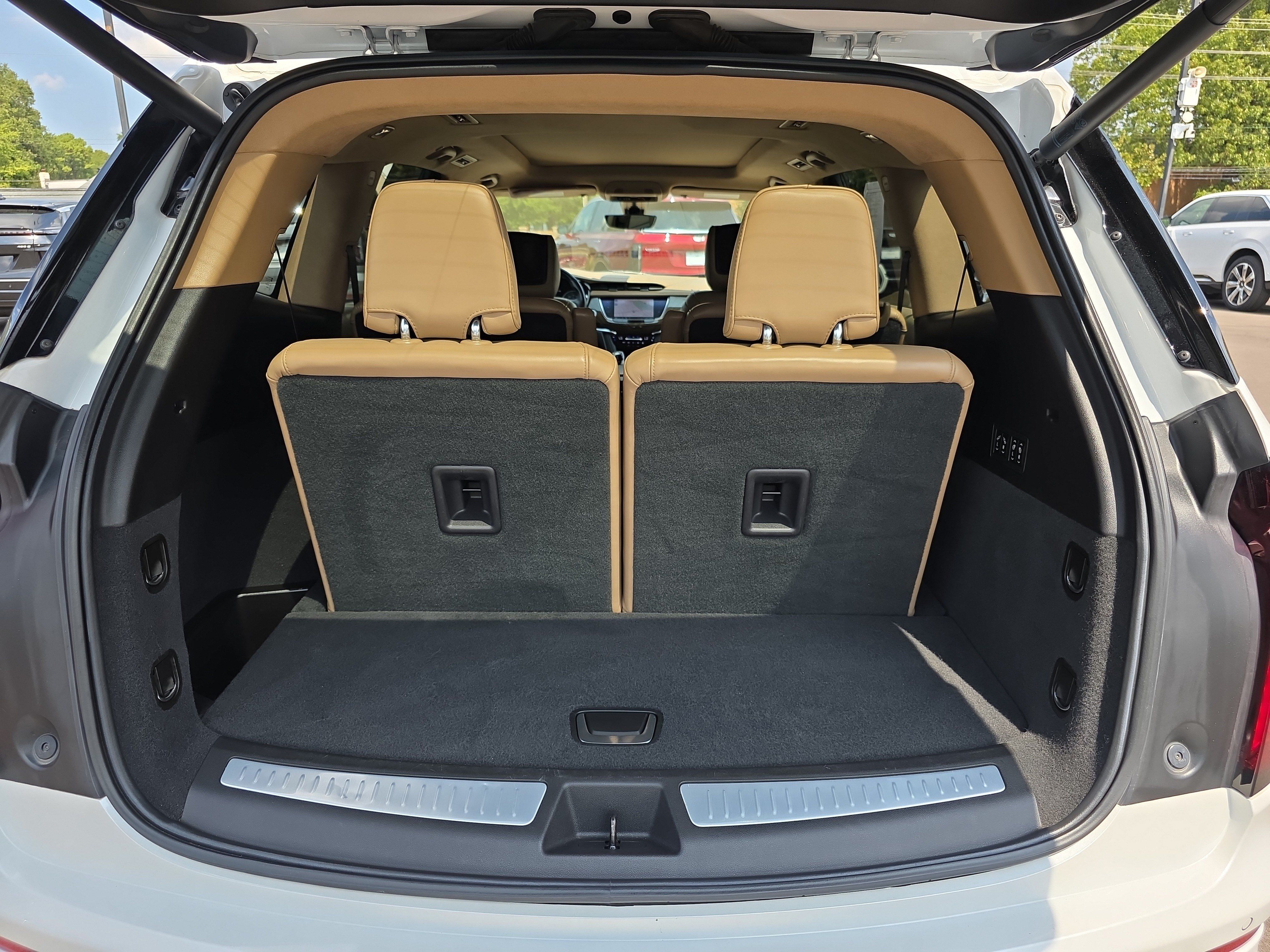 Used 2020 Cadillac XT6 Premium Luxury w/ Platinum Package FWD image 15